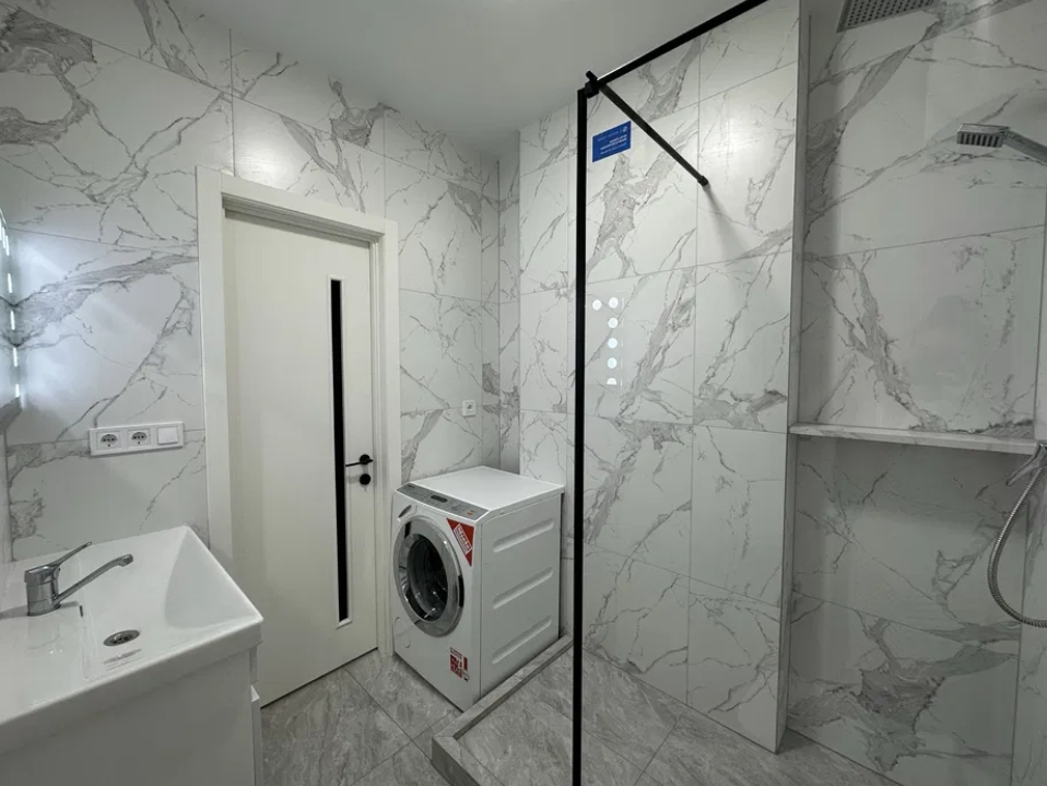 продажа однокомнатной квартиры номер A-174481 в Приморском районе, фото номер 8